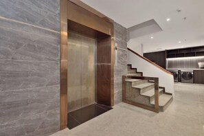 Interior - New Beijing Hotel (Guangzhou Sun Yat Sen Memorial Hospital Yide Road Subway Station) (Guangzhou)