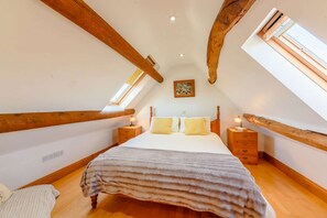 3 soverom, strykejern/-brett, wi-fi og sengetøy