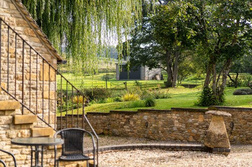 Cosy one bedroom dog friendly holiday home in the Cotswolds - The Nest at Robins Roost