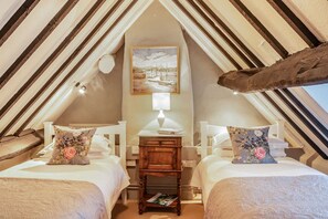 3 slaapkamers, hypoallergeen beddengoed, een bureau