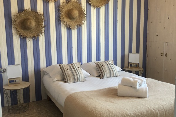 4 dormitoris, planxa i posts de planxar, wifi i roba de llit