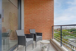 Apartment (1 Bedroom) | Balcony