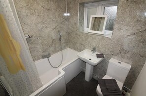 Casa de campo | Baño | Regadera y toallas 