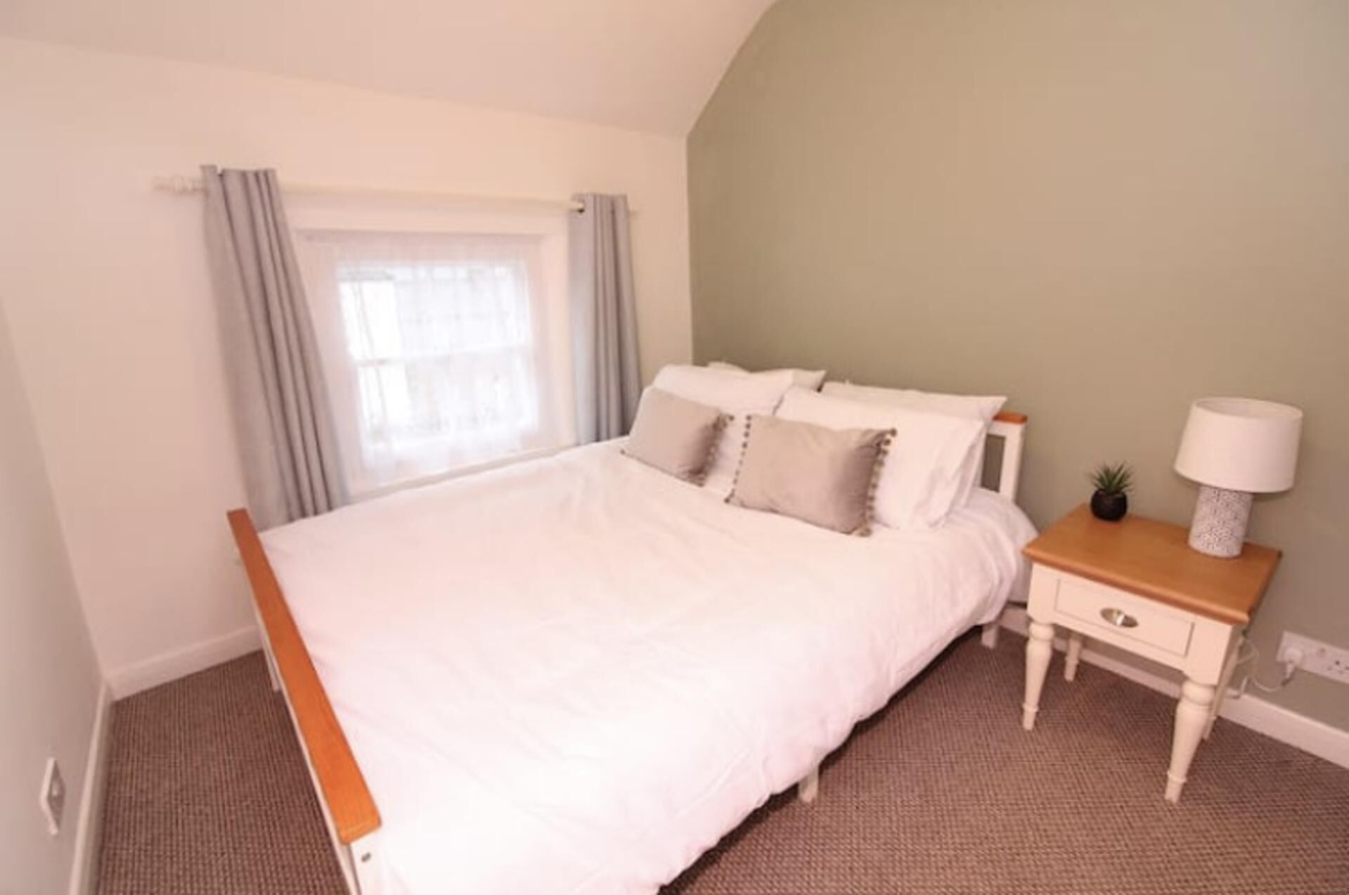 Cottage | 2 bedrooms, iron/ironing board, free WiFi, bed sheets