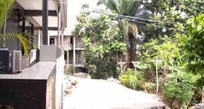 Beautiful 3-bed 2 Bath House at Spur Road Freetown