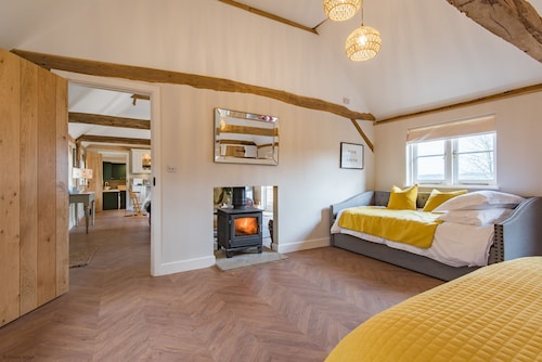 Cart Lodge by Bloom Stays - sleeps 4 in 1 bedroom