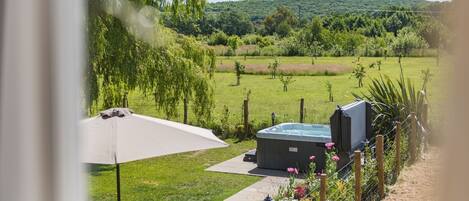 مغطس سبا خارجي