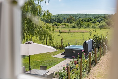 Wow, wow! Amazing immaculate period house and hot tub by Bloom Stays - discounts available