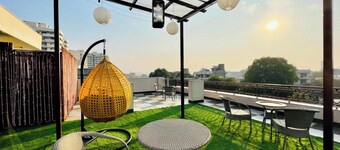 Olive Service Apartment-Golf Course Road