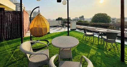 Olive Service Apartment-Golf Course Road