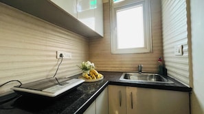 Rom – deluxe | Sengetøy av topp kvalitet, safe på rommet og individuelt dekorert