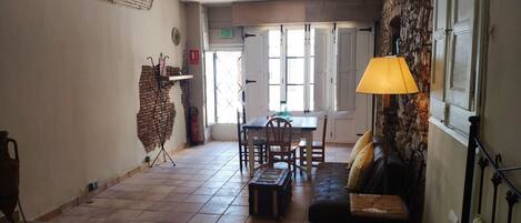 1 bedroom, in-room safe, iron/ironing board, free WiFi