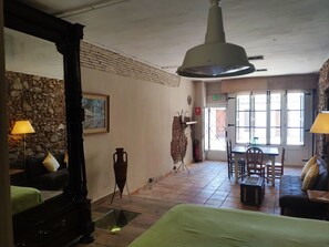 1 bedroom, in-room safe, iron/ironing board, free WiFi