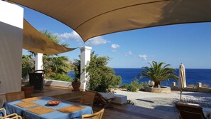 Terrace/patio - Tranquil Villa With Sea View in Ammopi Karpathos (Karpathos)