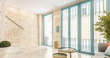 Beautiful house with 6 bedrooms, 7 bathrooms and 2 terraces