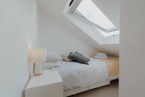 Apartment | 2 bedrooms, iron/ironing board, free WiFi, bed sheets - Stylish and Modern 2-bed Apartment in Herne Bay (Herne Bay)