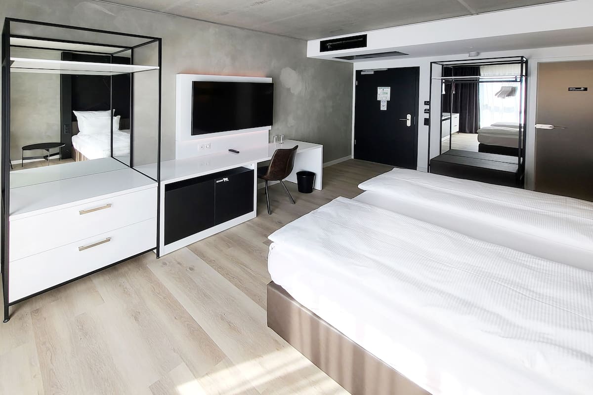 double room | 1 bedroom, hypo-allergenic bedding, free minibar, in-room safe