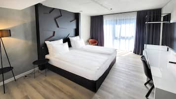 Roupas de cama antialérgicas, frigobar (abastecido com itens grátis)