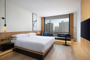 Superior Room, 1 King Bed | Desk, laptop workspace, soundproofing, iron/ironing board - Fairfield By Marriott Hangzhou Xiaoshan (Hangzhou)