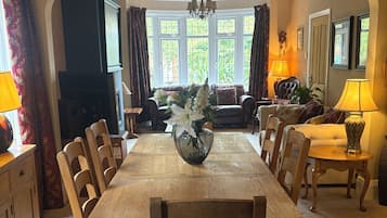 Apartment | In-room dining