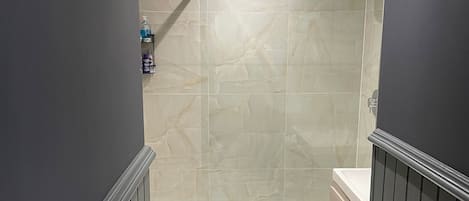 Apartment | Bathroom