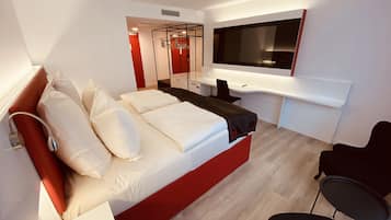 Double Room | Free minibar, in-room safe, desk, laptop workspace