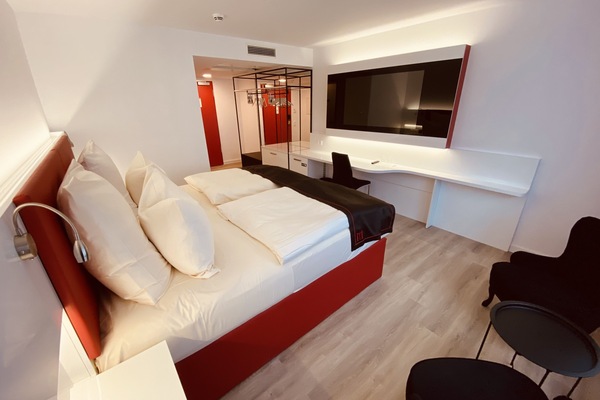 Double Room | Free minibar, in-room safe, desk, laptop workspace