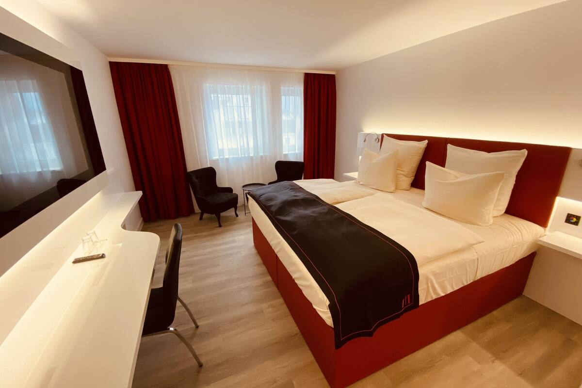 double room | 1 bedroom, free minibar, in-room safe, desk