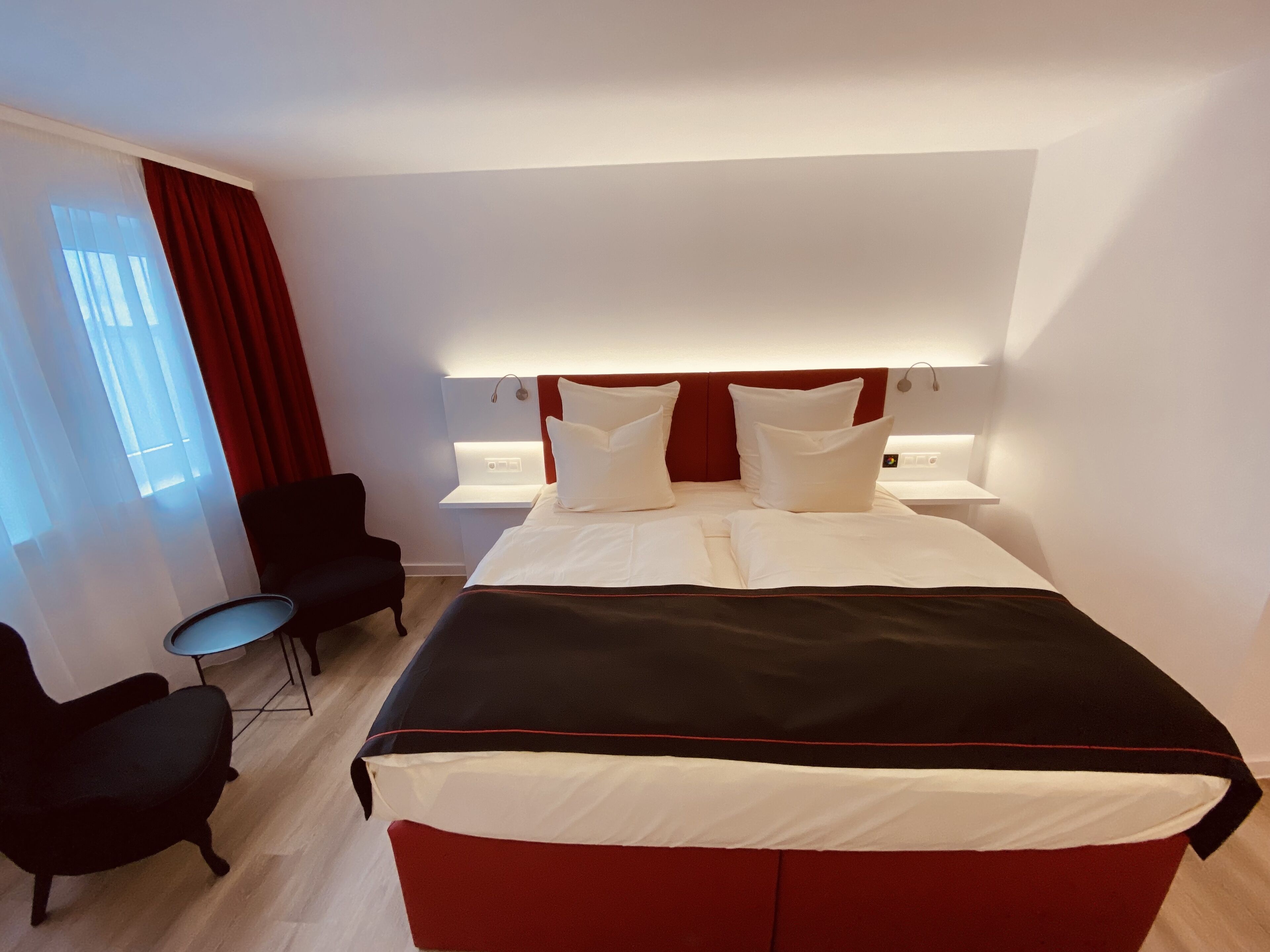 double room | 1 bedroom, free minibar, in-room safe, desk