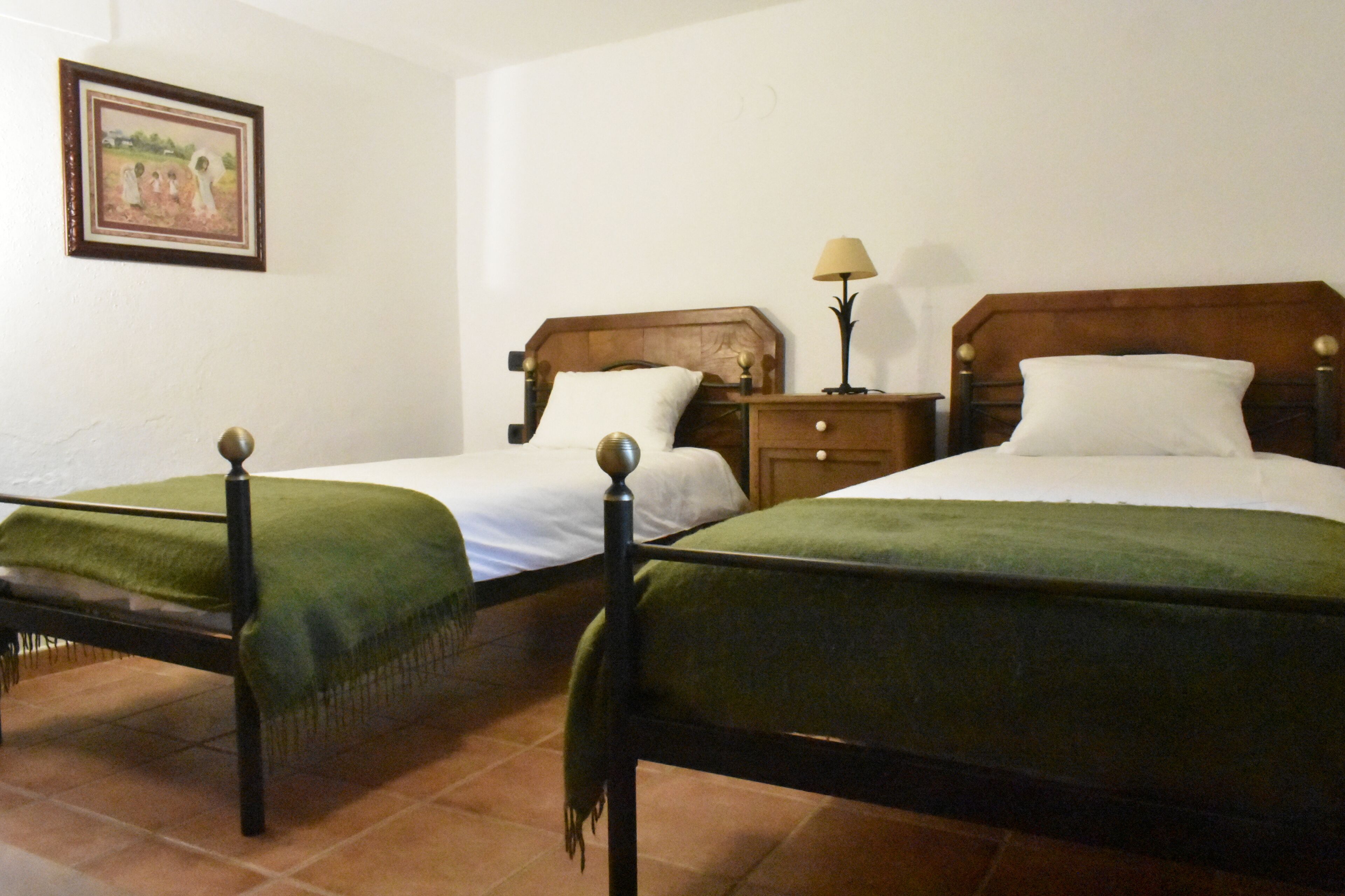 4 chambres, fer et planche à repasser, Wi-Fi gratuit, draps fournis