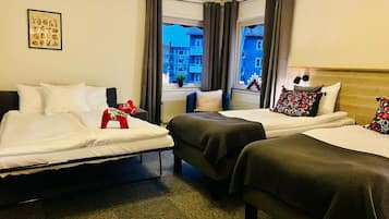 Family Quadruple Room | Desk, laptop workspace, free WiFi, bed sheets