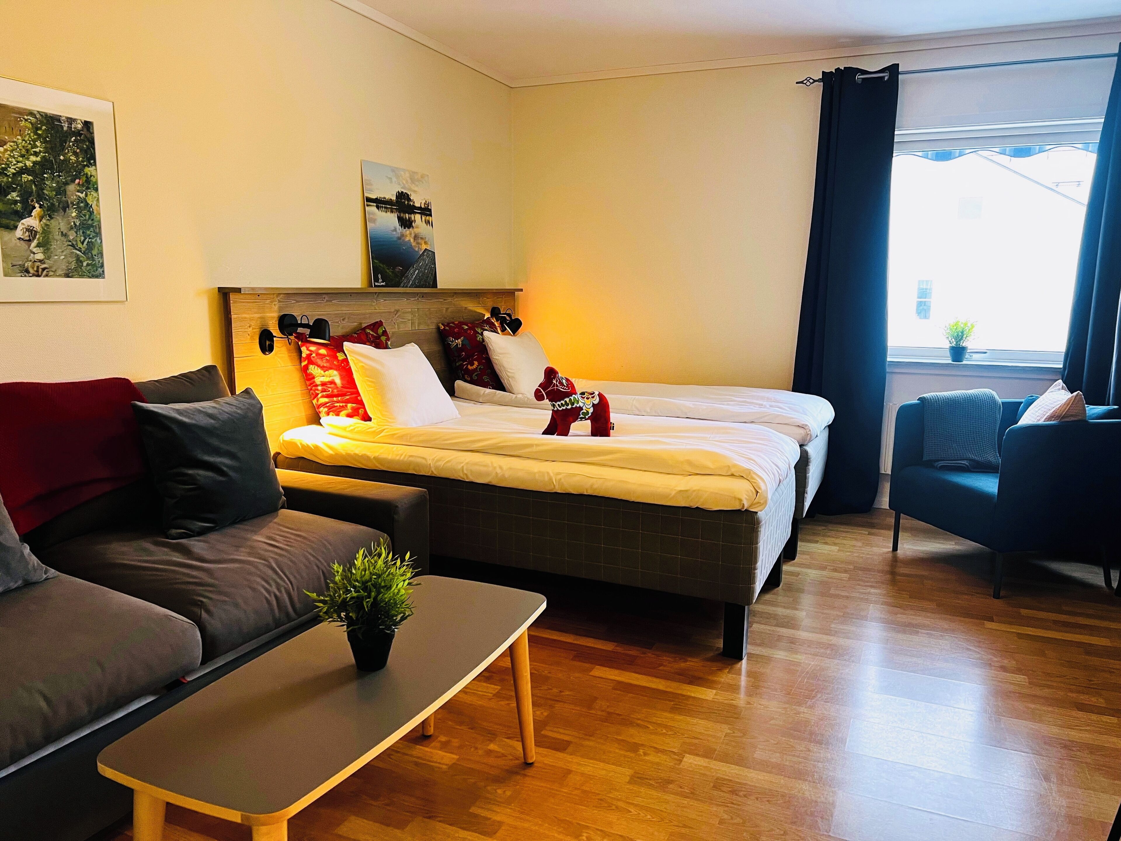 Familie vierpersoonskamer | Een bureau, een laptopwerkplek, gratis wifi, beddengoed