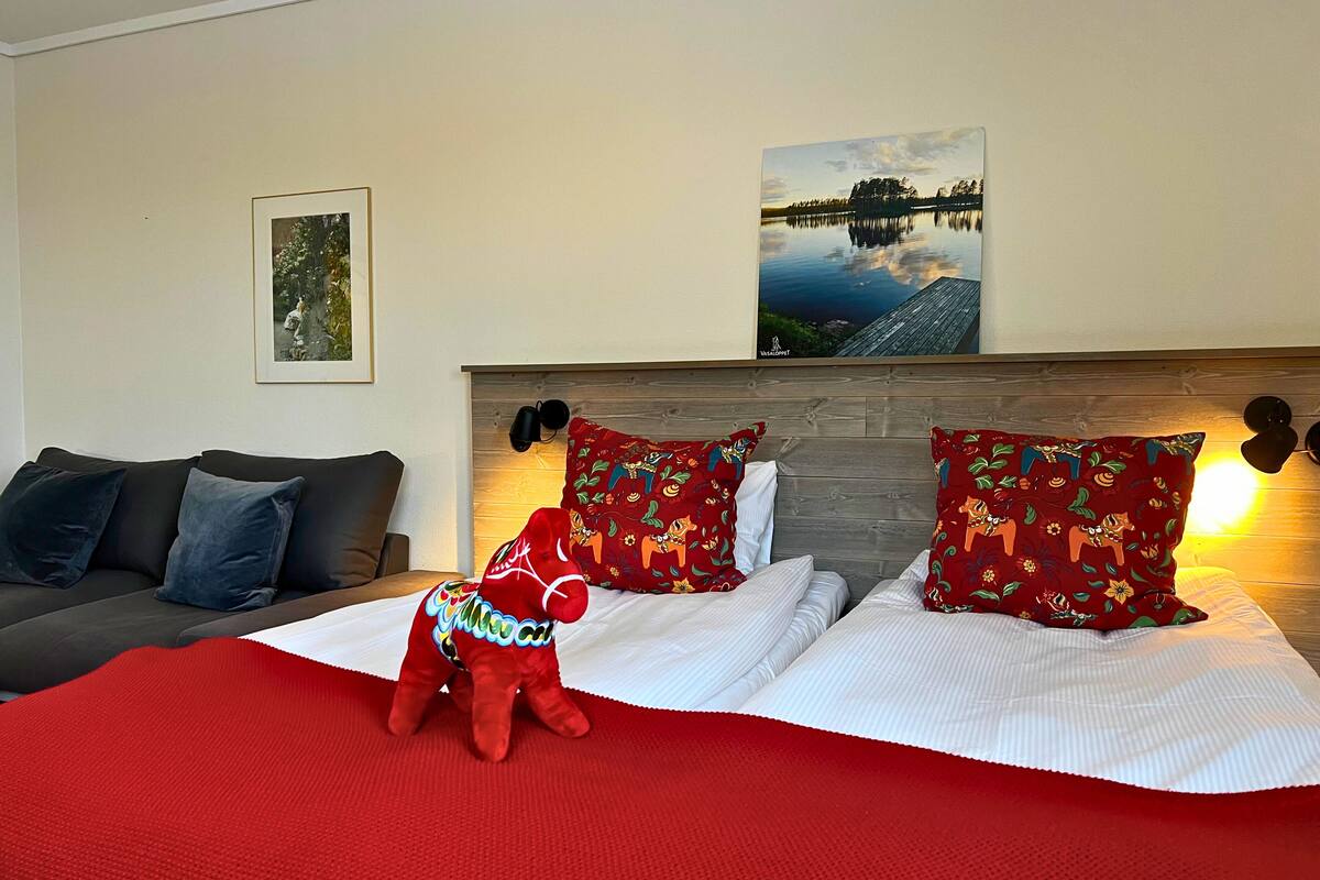 Skrivbord, arbetsyta för laptop, gratis wi-fi och sängkläder