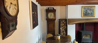 Stunning Cottage with Log Burner-King Bed-Parking-Wifi-Dog Friendly