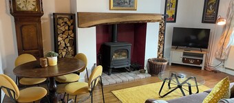 Stunning Cottage with Log Burner-King Bed-Parking-Wifi-Dog Friendly