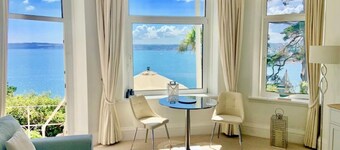 180° Water View Apartment - Simply Amazing