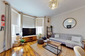 TV - Fantastic 2 bedroom flat near to Notting Hill (London)