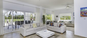 Beautiful 5-BDR 2 levels villa for rent