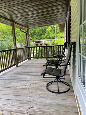 Property grounds - šThe Mountain Mamaš Trail Riders āHome Away From Homeā (Chattaroy)