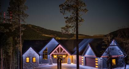 Incredible Views from this Hilltop Lodge w/ 5000 Sq. Ft. and 3 Fireplaces!