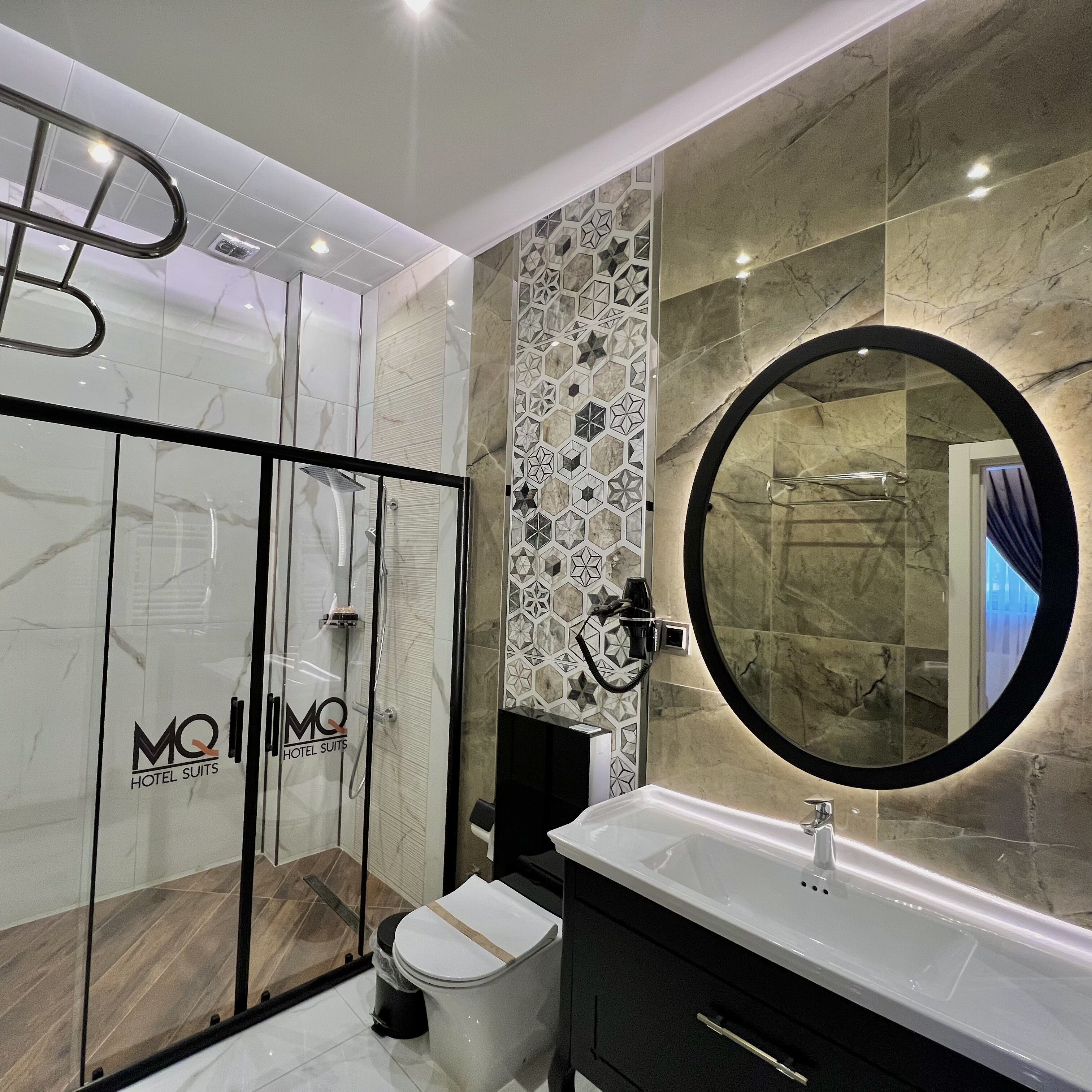 elite suite | premium bedding, select comfort beds, minibar, in-room safe