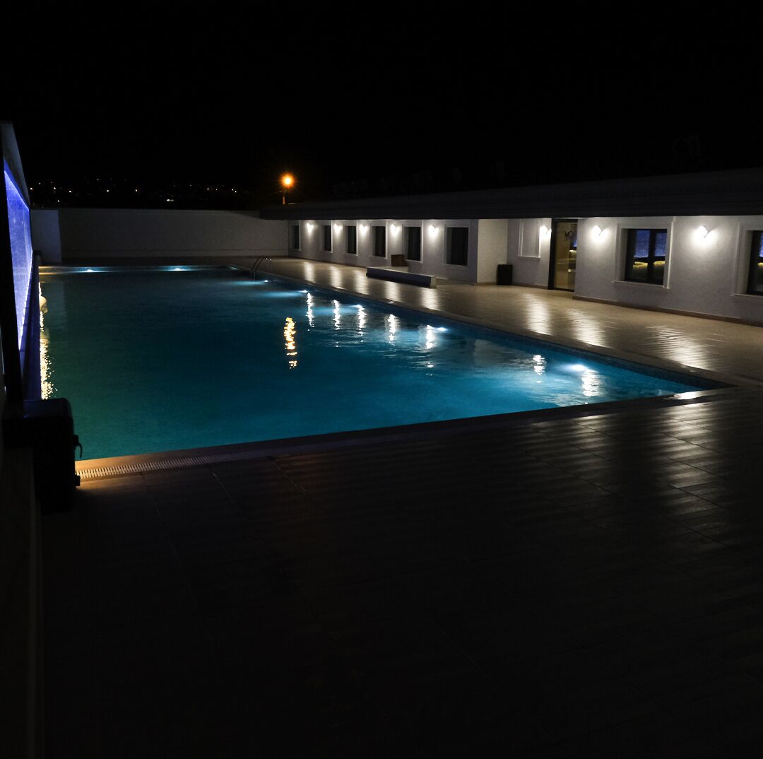 outdoor pool, pool loungers