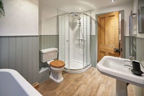 Baignoire, serviettes fournies