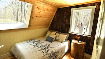 2 bedrooms, desk, free WiFi, bed sheets