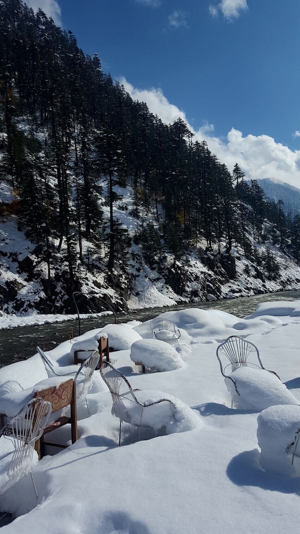 Property grounds - Hotel Marina Inn (Swat)