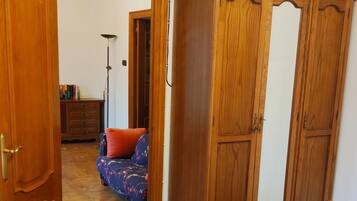 4 dormitorios, tabla de planchar con plancha, wifi gratis y ropa de cama