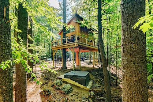 Two bedroom treehouse in United States of America, Sanford