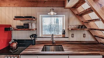 冰箱、微波炉、烤箱、炉灶