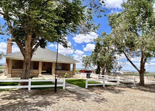 The Spacious, Vintage House on the Ranch
