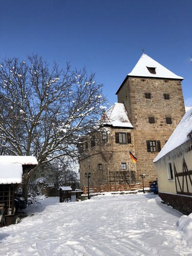 romantische Ferienwohnung in historischem Schloss für 2-3 Personen
